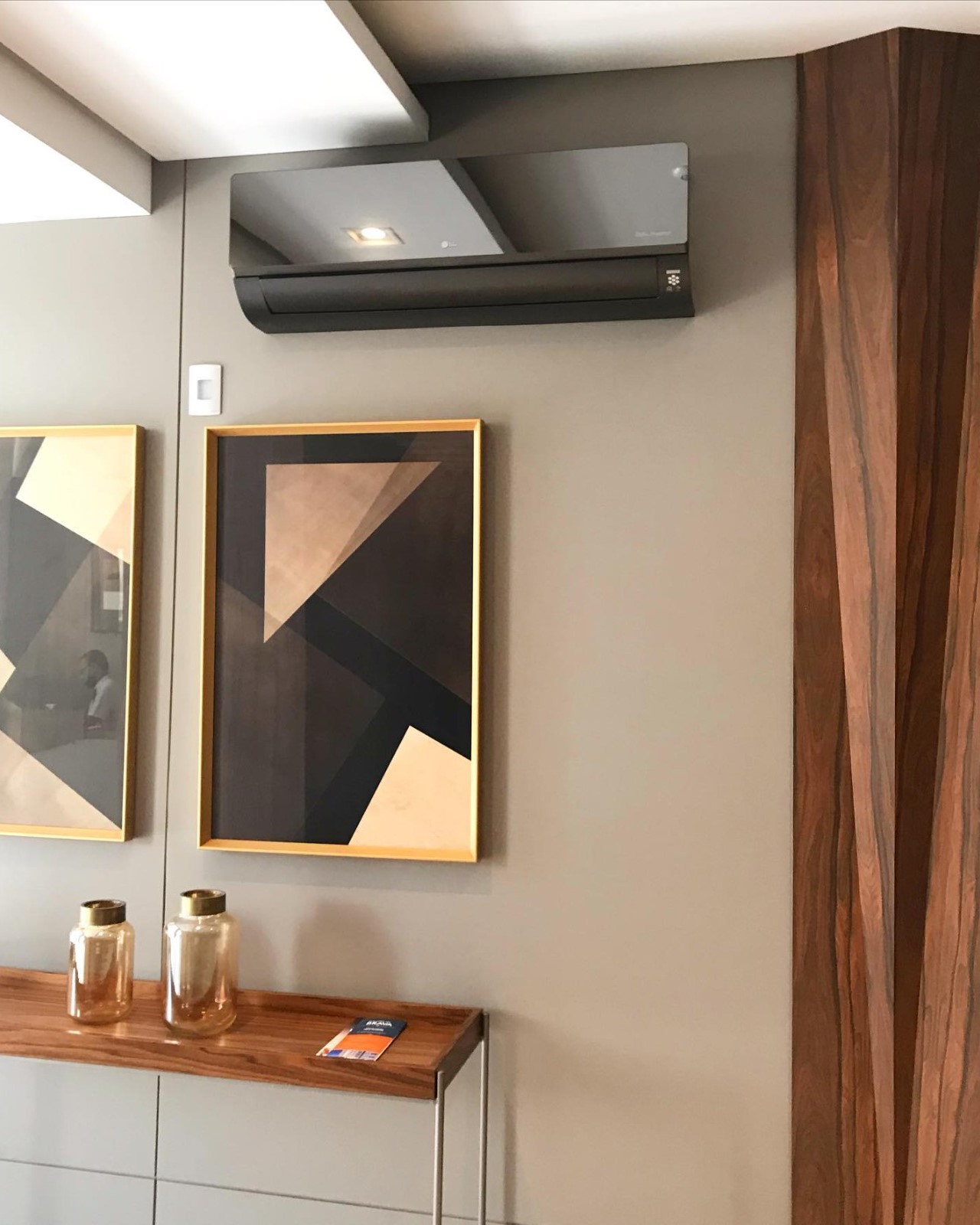 Ar Condicionado Modelo Premium Espelhado